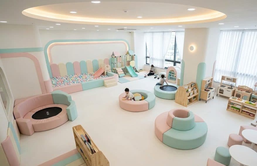 부산 사하구 키즈카페 양도양수 · 권리금 2,000만 · 720㎡